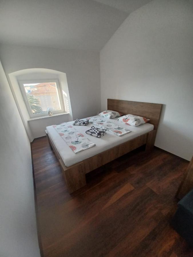 Niko 1 Apartment Mali Losinj Exterior photo